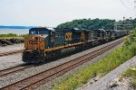 CSX 823 on Q-418